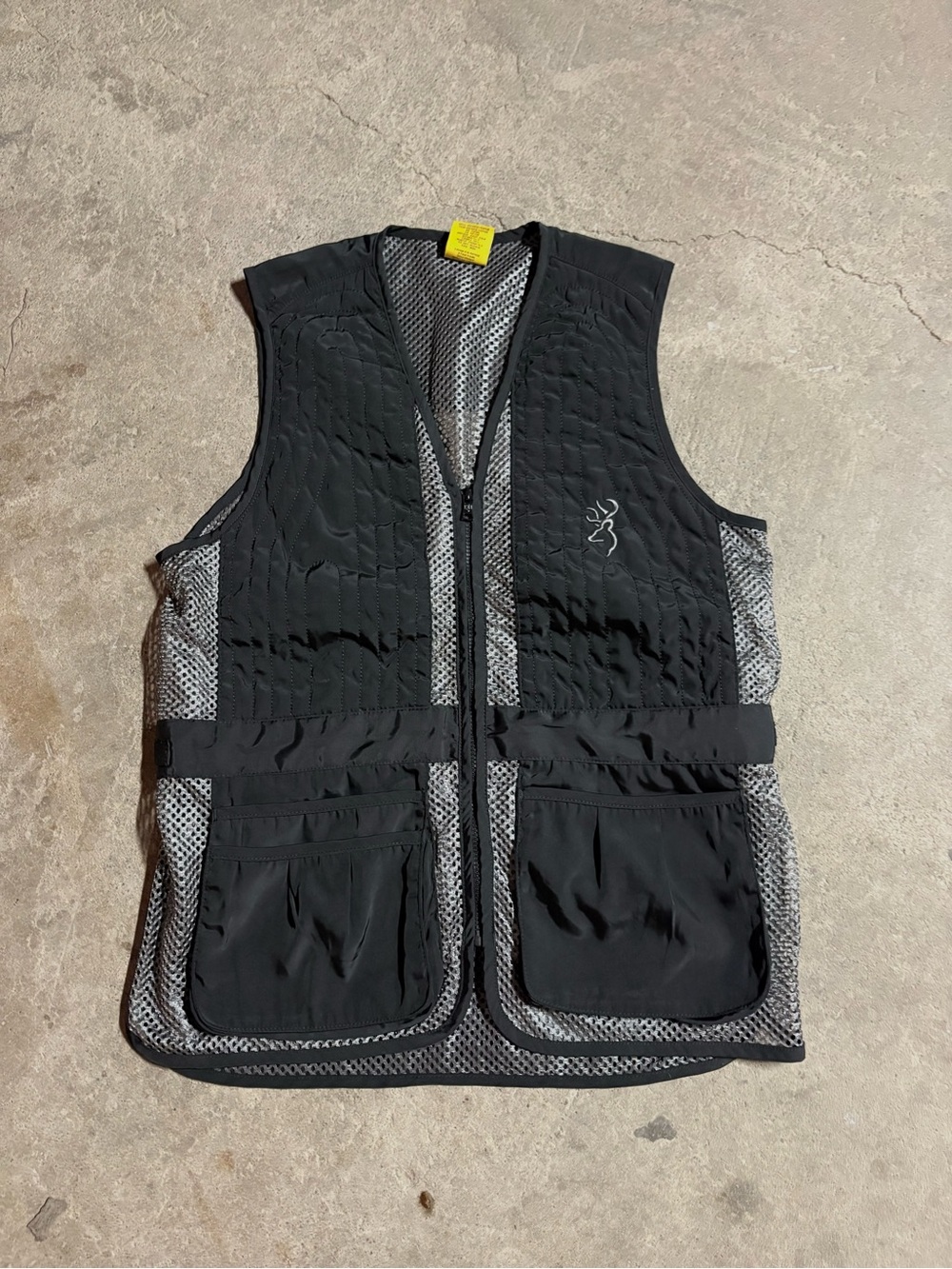 Browning Trapper creek mesh Shooting Men’s Black Vest Size Medium Pockets